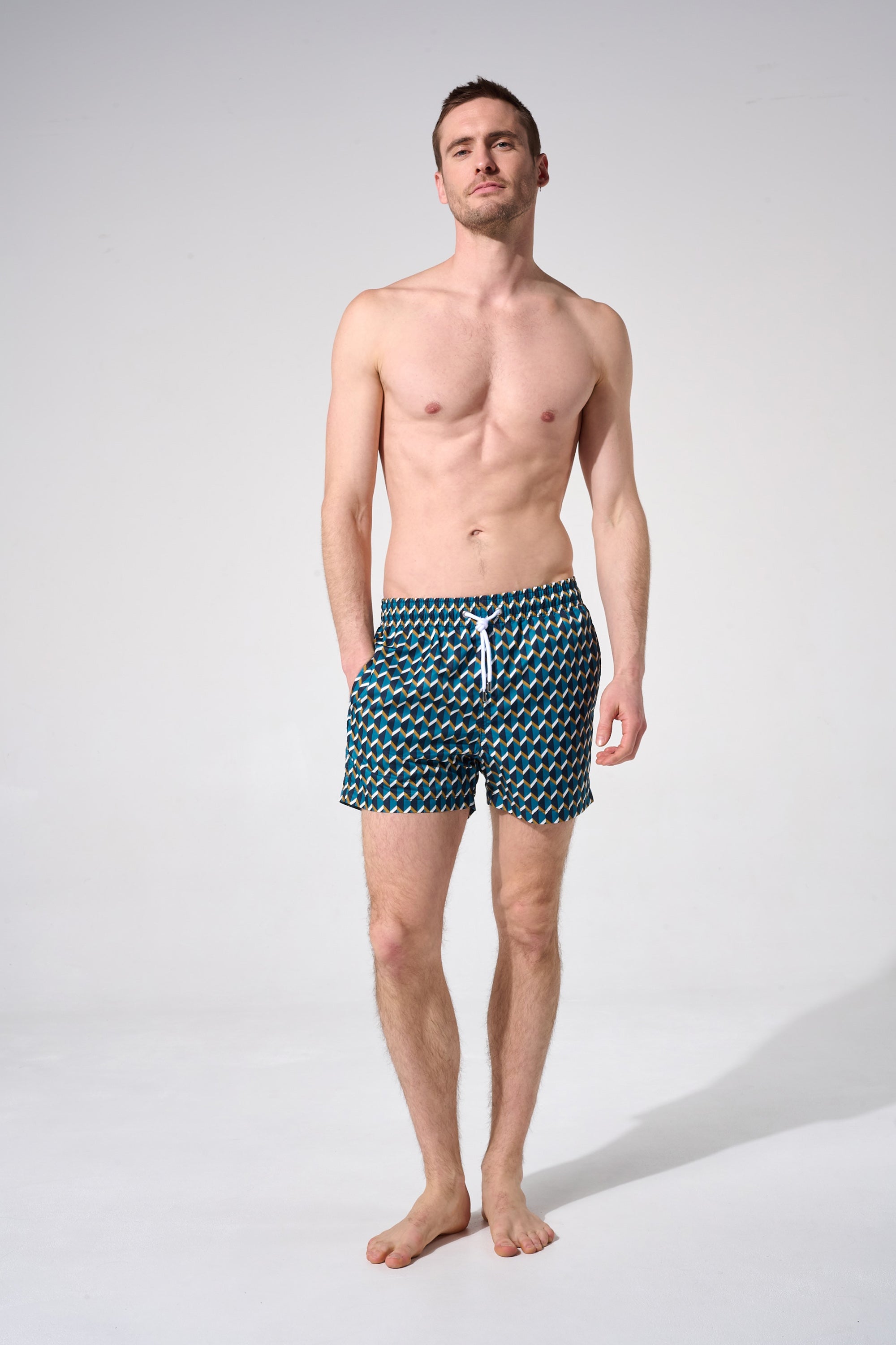 short de bain homme à motifs bleu et blanc