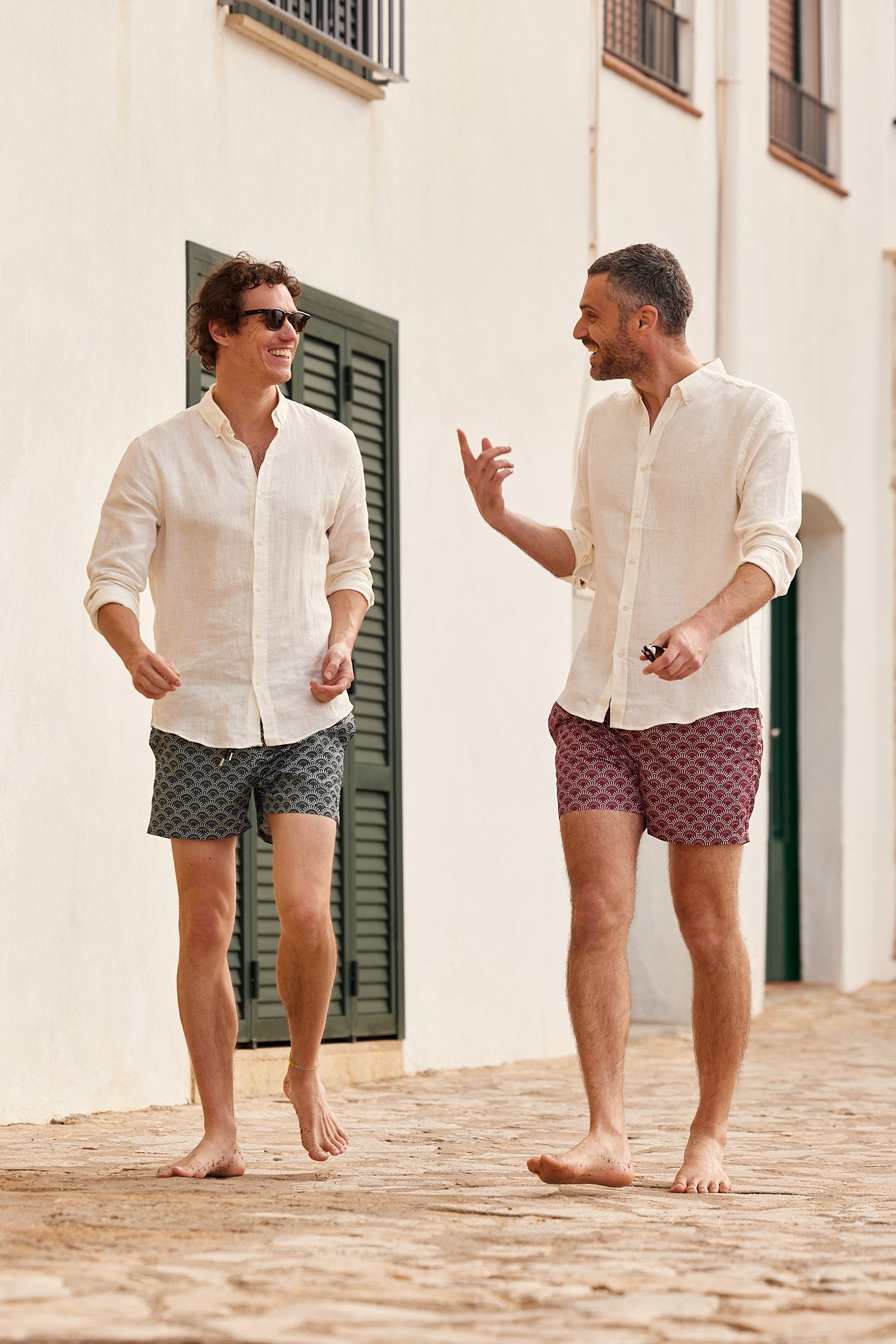 short de bain motif pourpre